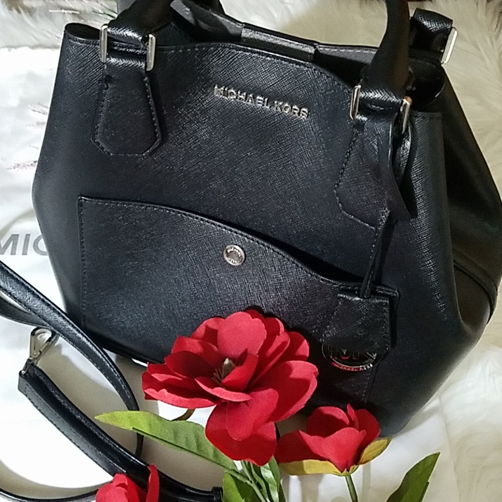 ***ON HOLD***MICHAEL KORS BLACK GREENWICH BAG - Picture 1 of 8